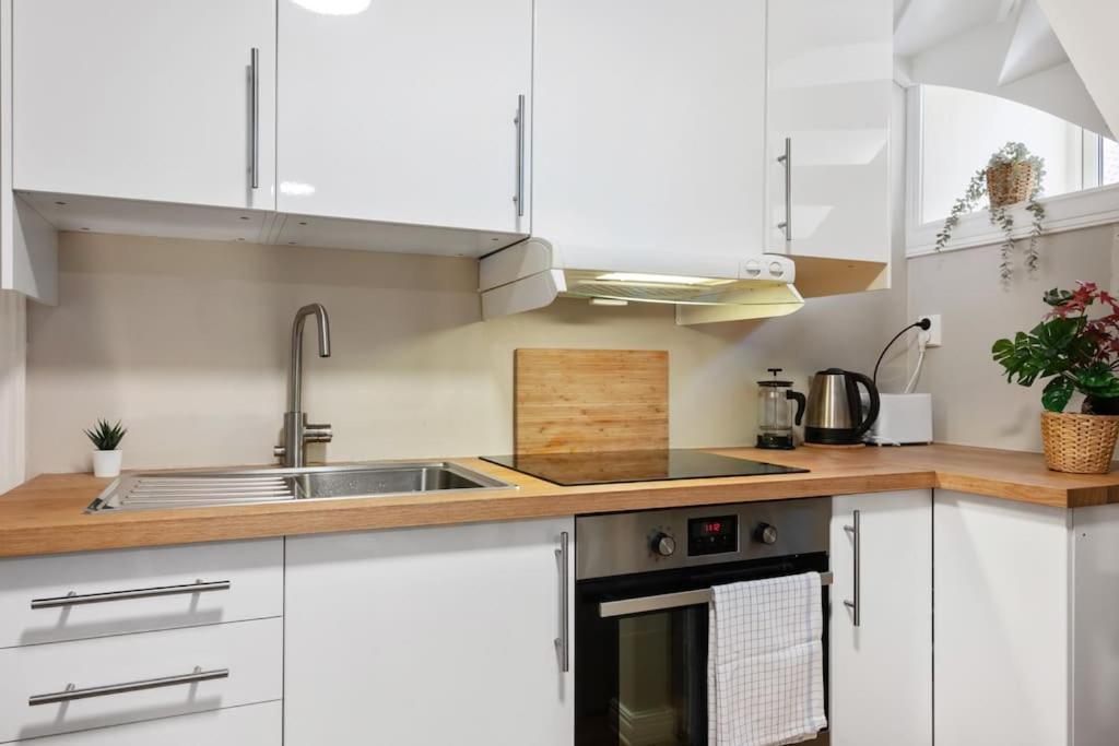 New! Modern City Apt: Central W/ Private Entrence Bergen Zewnętrze zdjęcie