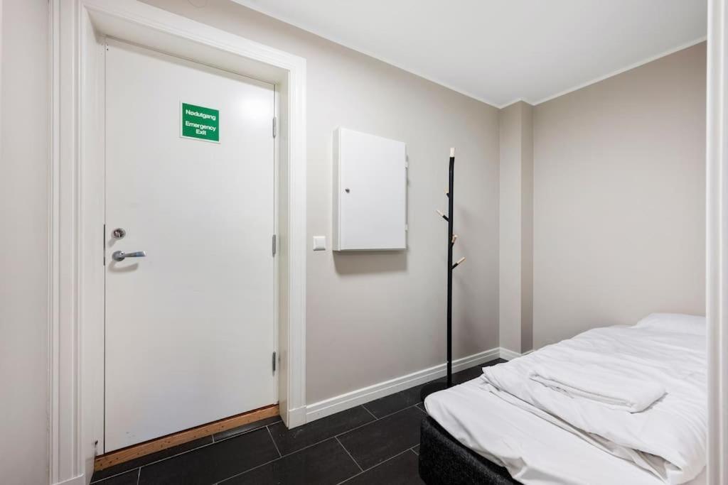 New! Modern City Apt: Central W/ Private Entrence Bergen Zewnętrze zdjęcie
